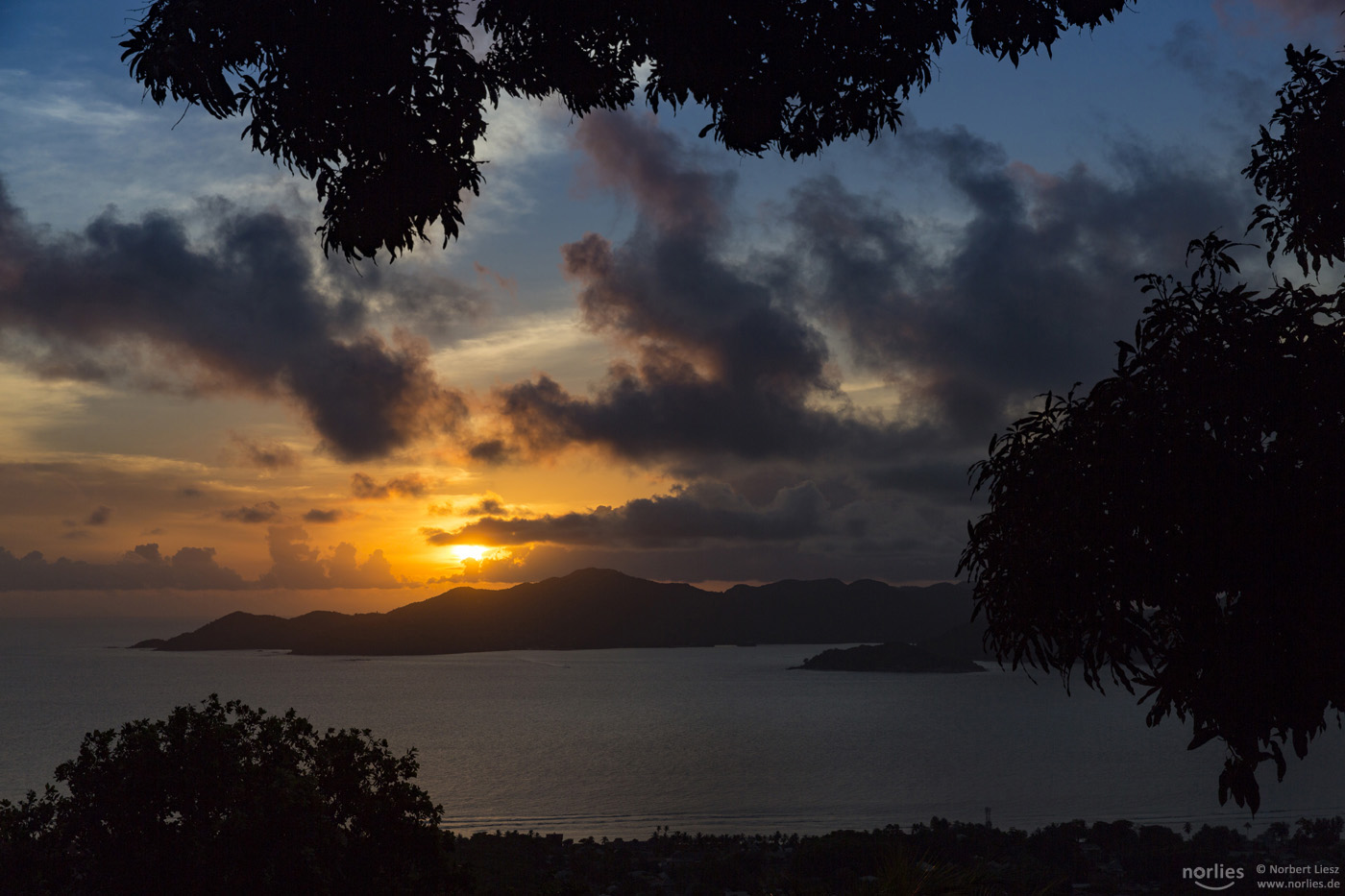 Evening view to Praslin