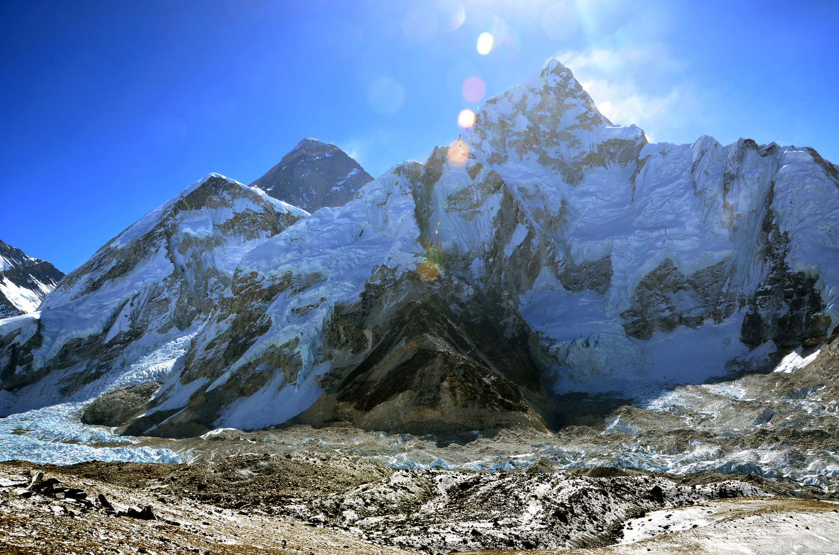 Everest Westschulter, Everest (8840m) und Nuptse (7861m) von links