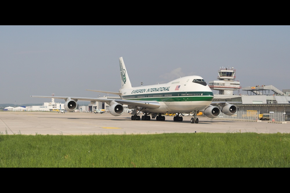 Evergreen International B747