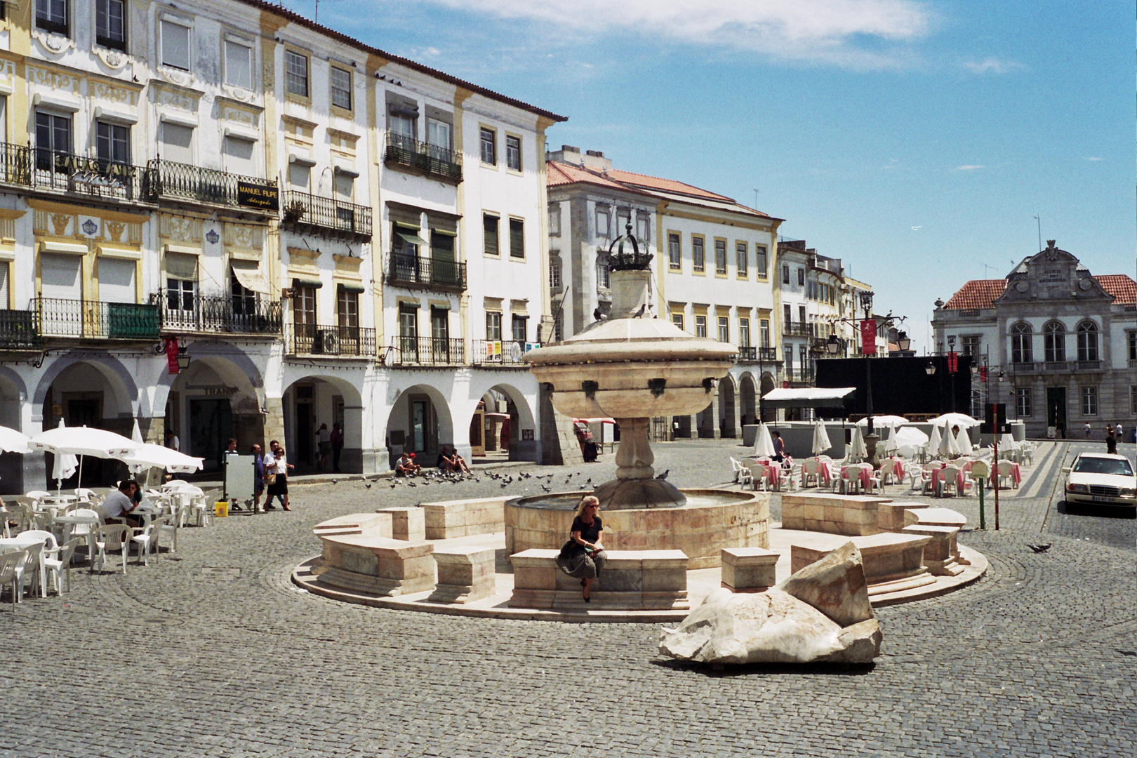 Evora, la piazza principale.