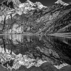 Ewige Anmut: Eine Schwarz-Weiß-Reise am Oeschinensee