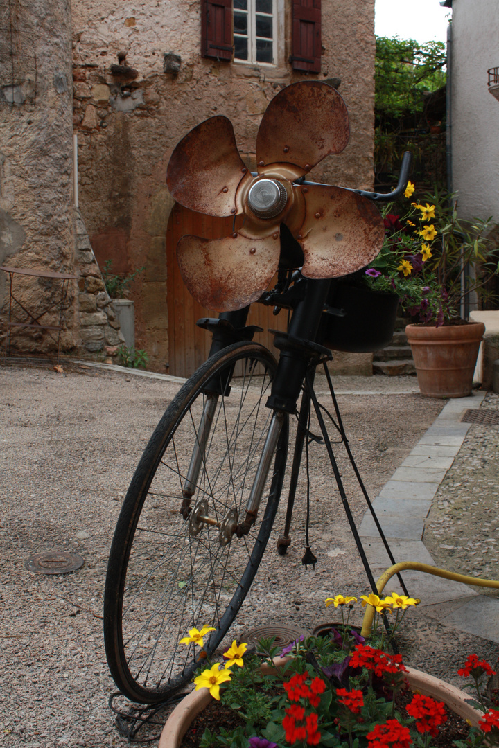 Exclusivité......Le vélo à hélice......