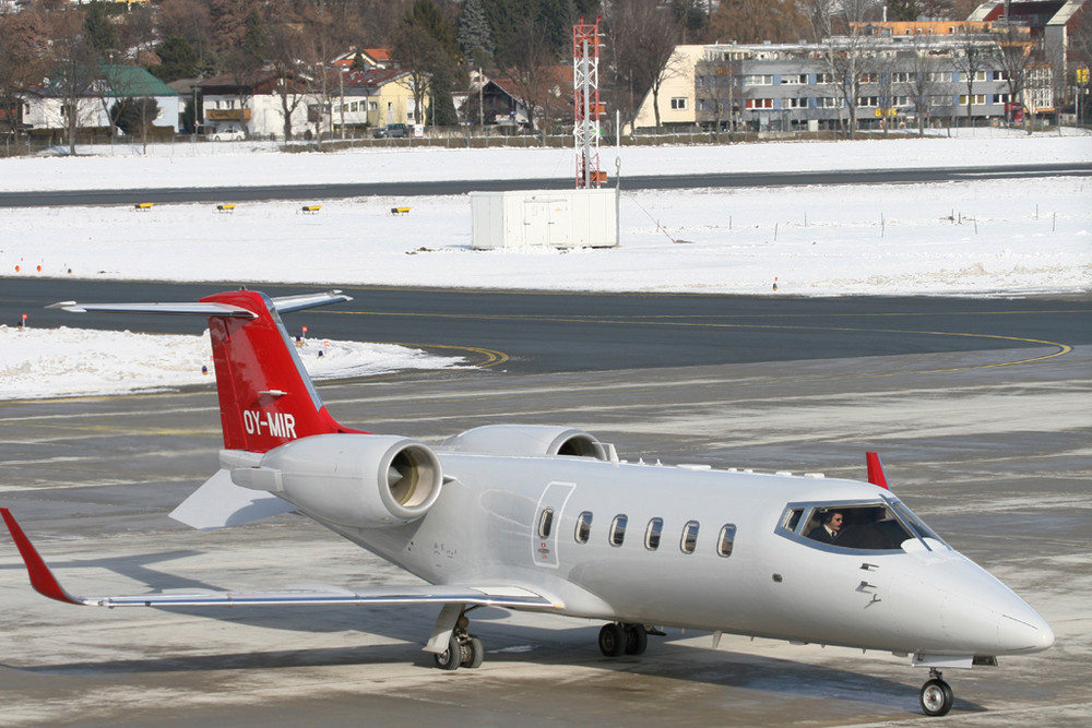 EXECUJET EUROPE - LEARJET 60 OY-MIR