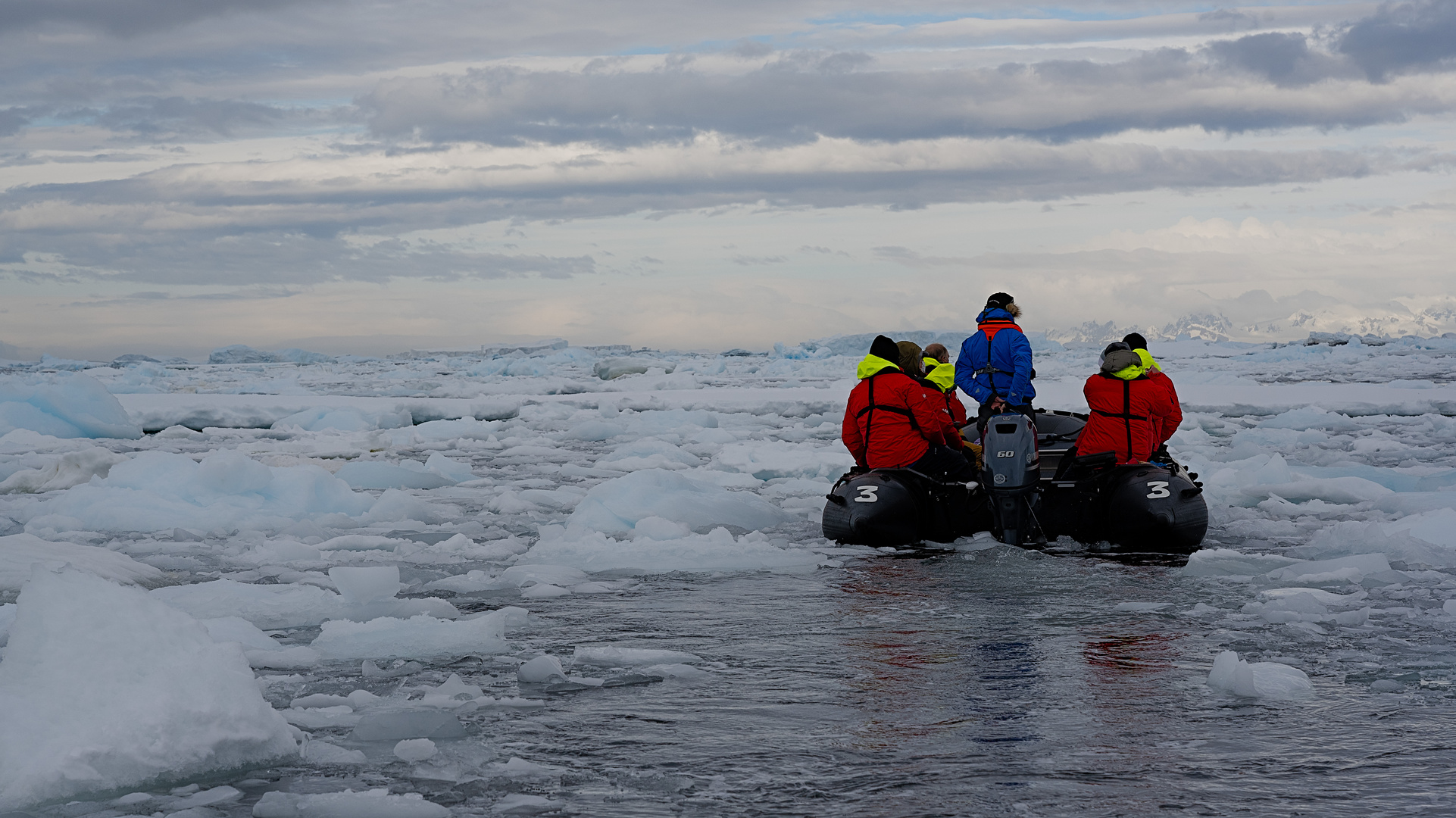 Expeditions-Reise in die Antarktis mit 'Roald Amundsen', Hurtigruten