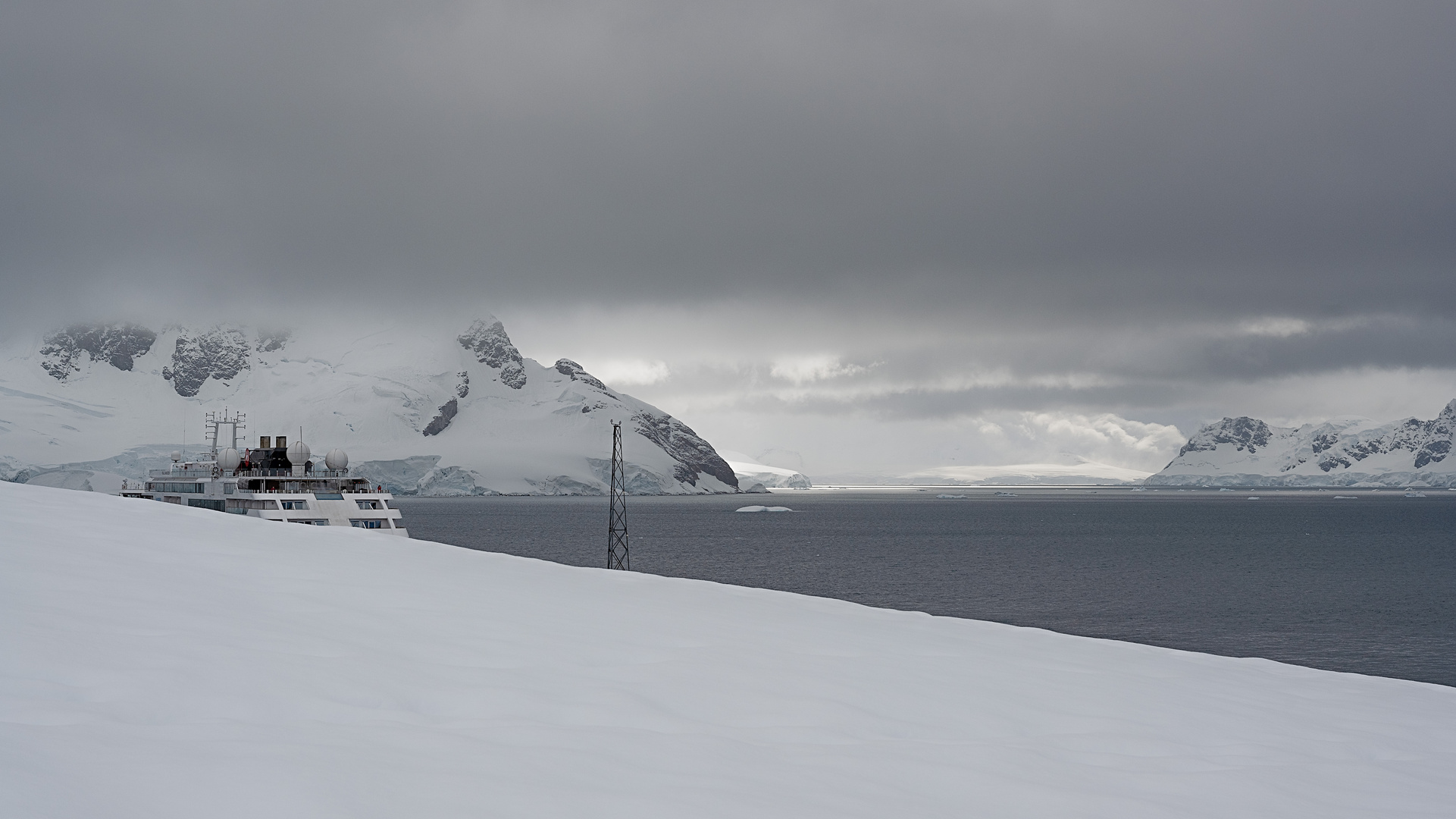 Expeditions-Reise in die Antarktis mit 'Roald Amundsen', Hurtigruten