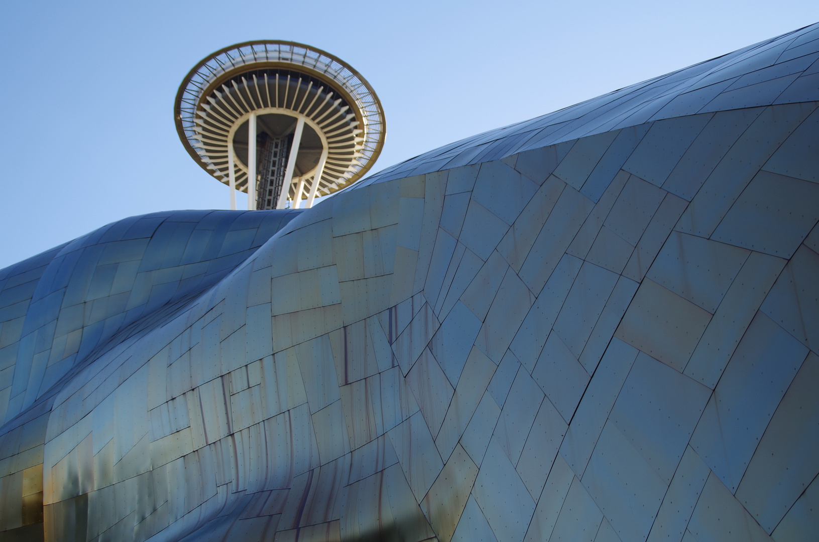 Experience Music Projekct vor Space Needle, Seattle