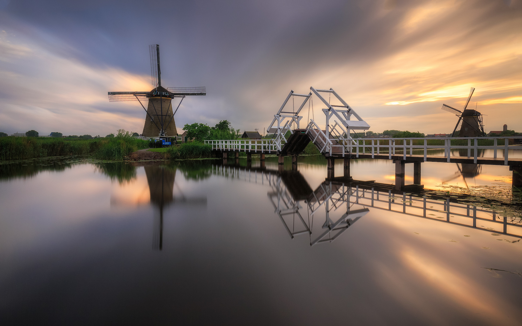 Exploring Kinderdijk