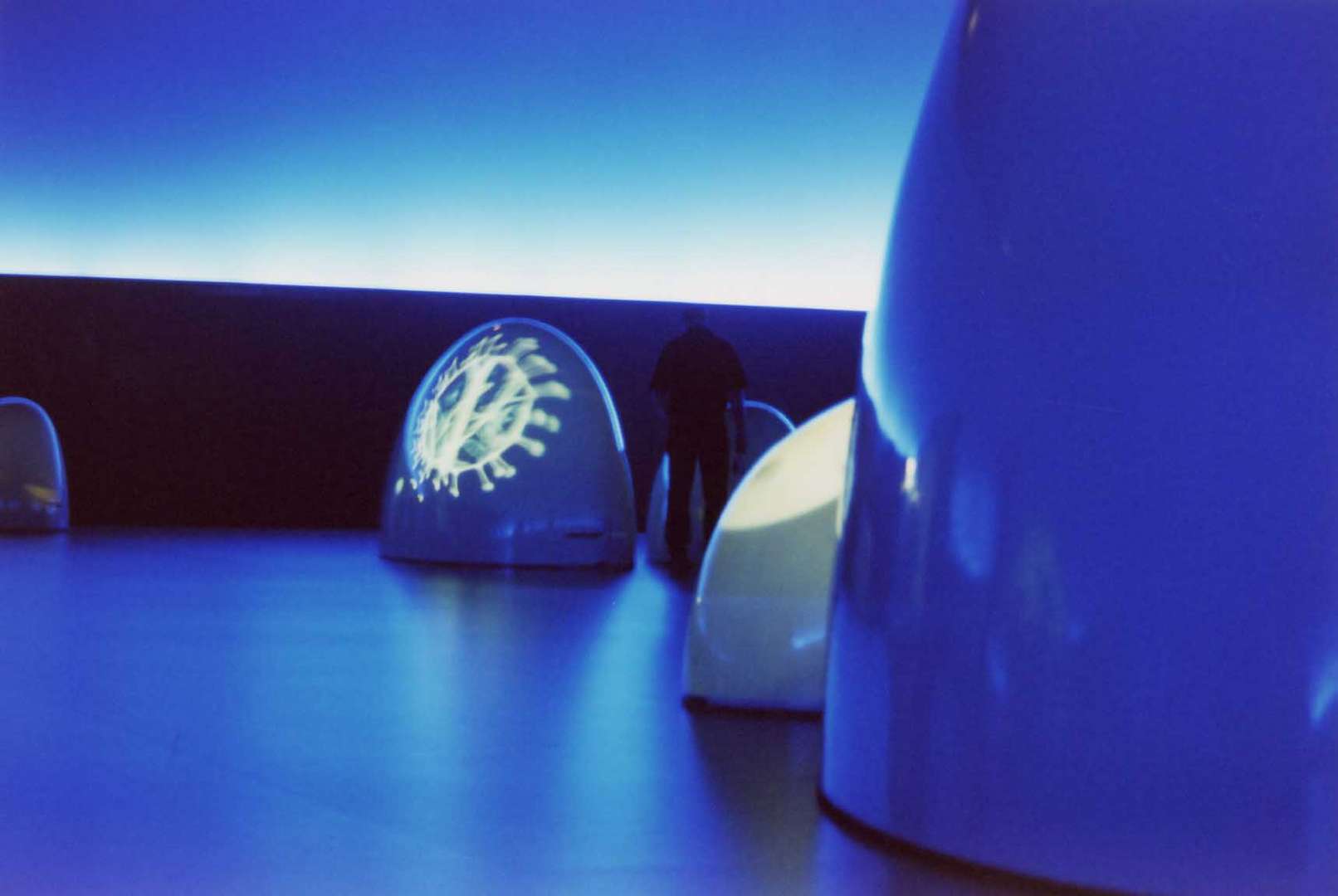 Expo 2000 - Mit Robotern schwärmen