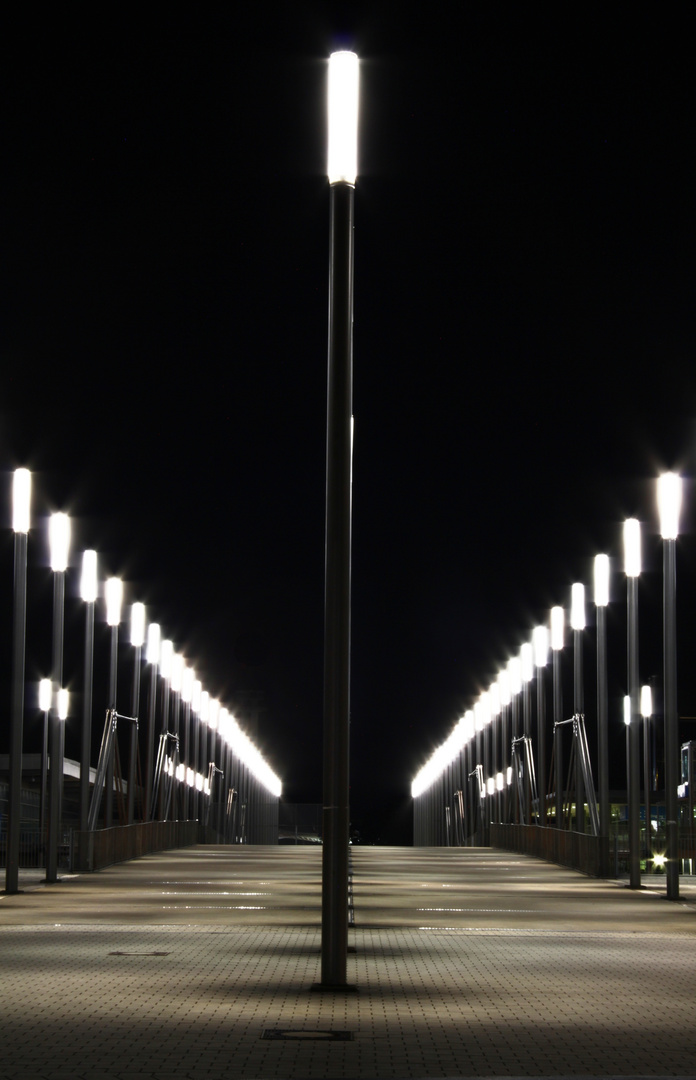 Expo-Brücke in Hannover bei Nacht