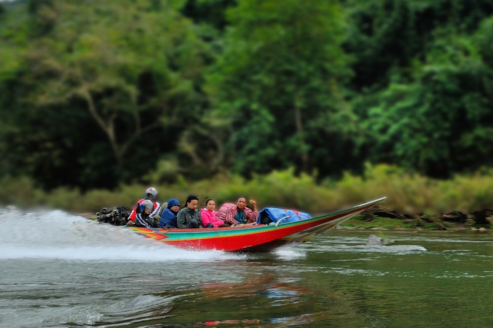 Express tour on the Maenam Ou