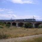 Expresszug auf der Brücke