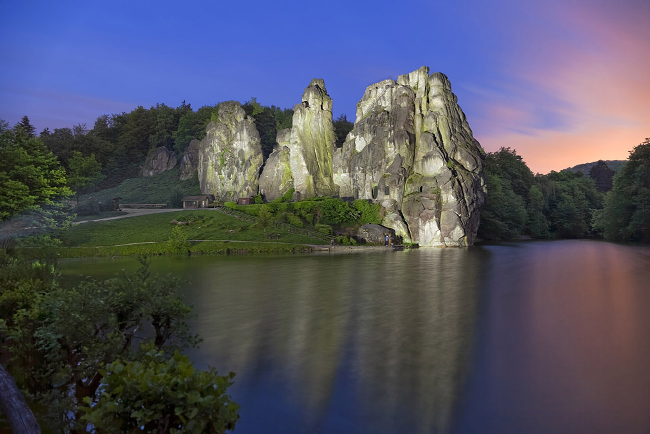 Externsteine  beleuchtet