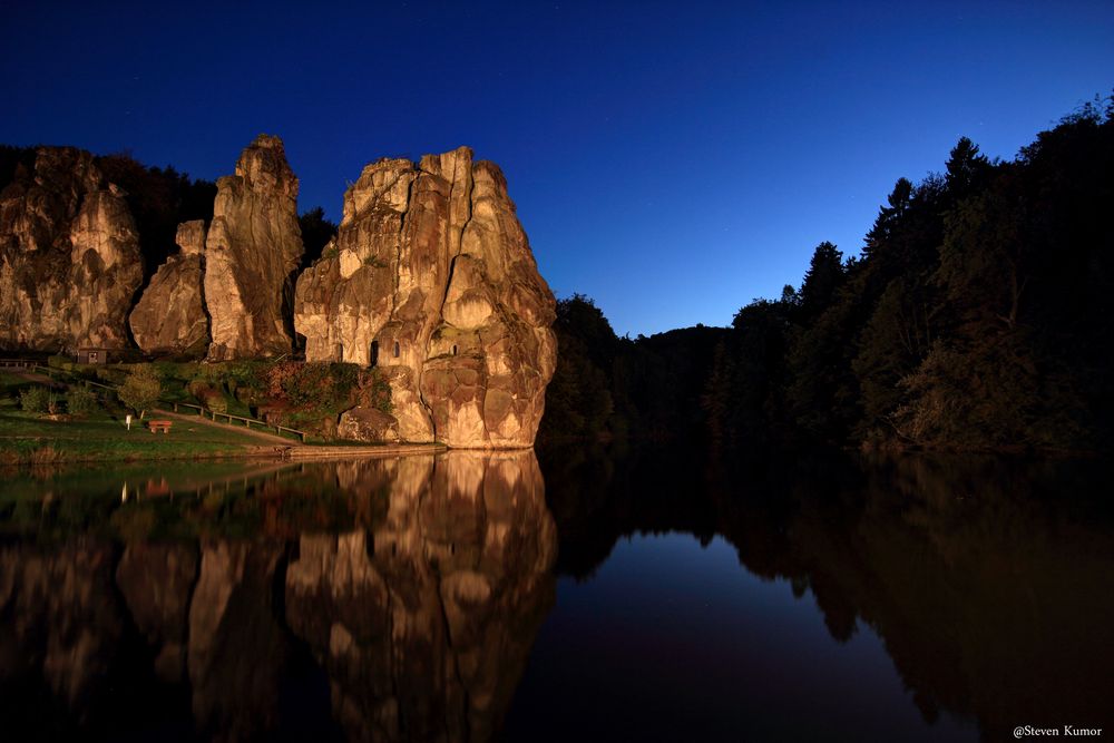 Externsteine blaue Stunde Foto Bild landschaft Externsteine blaue Stunde Foto Bild landschaft