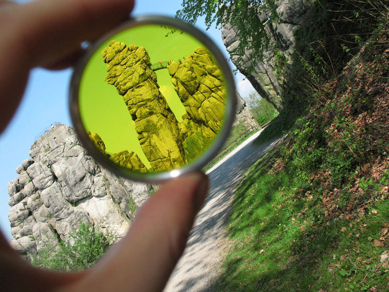 Externsteine im gelben Rahmen