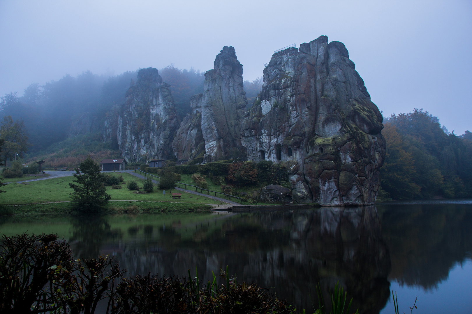 Externsteine im Morgennebel