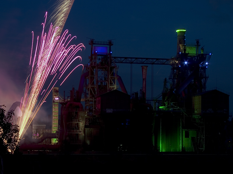 Extraschicht 2012: Feuerwerk im Landschaftspark Duisburg (3)