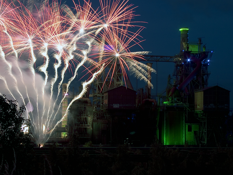 Extraschicht 2012: Feuerwerk im Landschaftspark Duisburg (4)