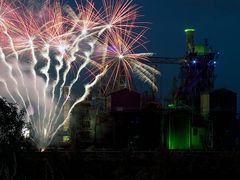 Extraschicht 2012: Feuerwerk im Landschaftspark Duisburg (4)