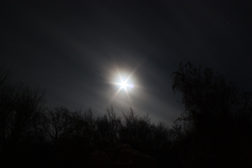 Extrem überbelichteter Mond