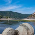 Extremes Niedrigwasser bei Bingen