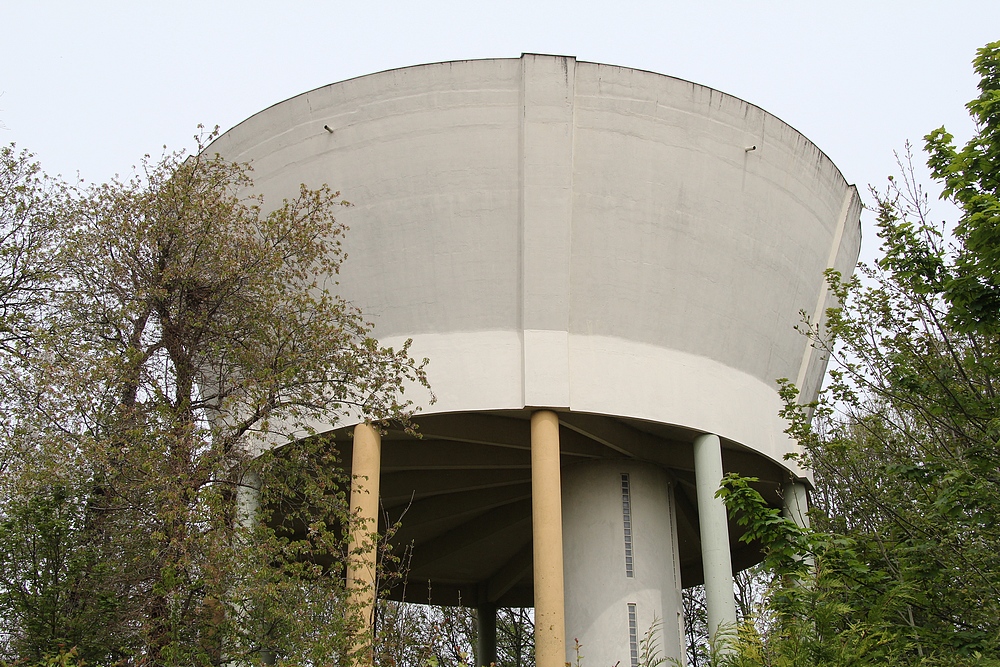 Exzentrischer Wasserturm