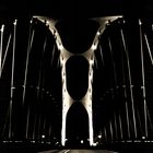 EZB-Brücke bei Nacht