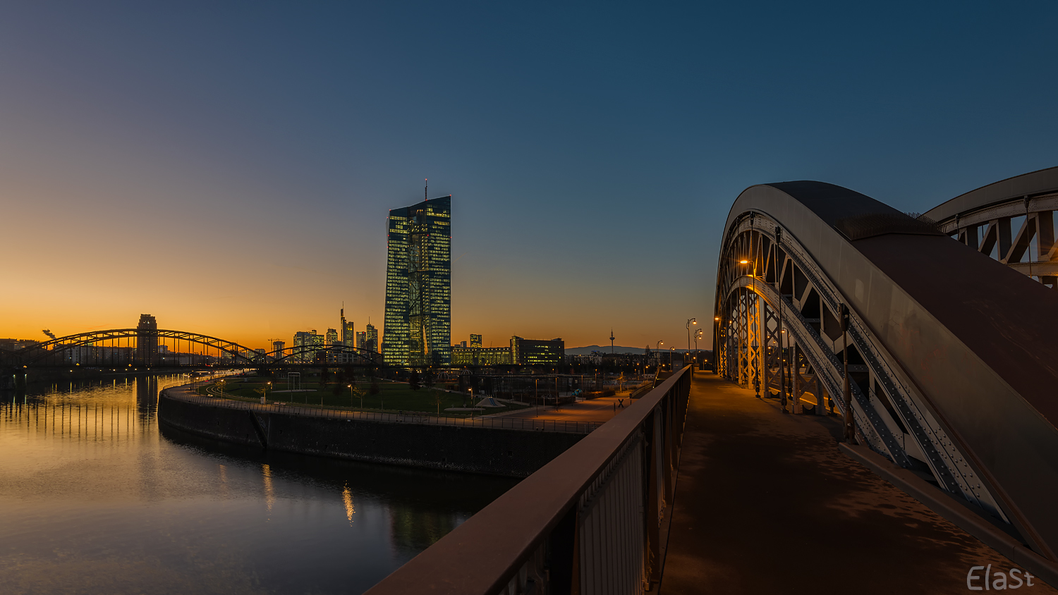 EZB MIT HONSELLBRÜCKE