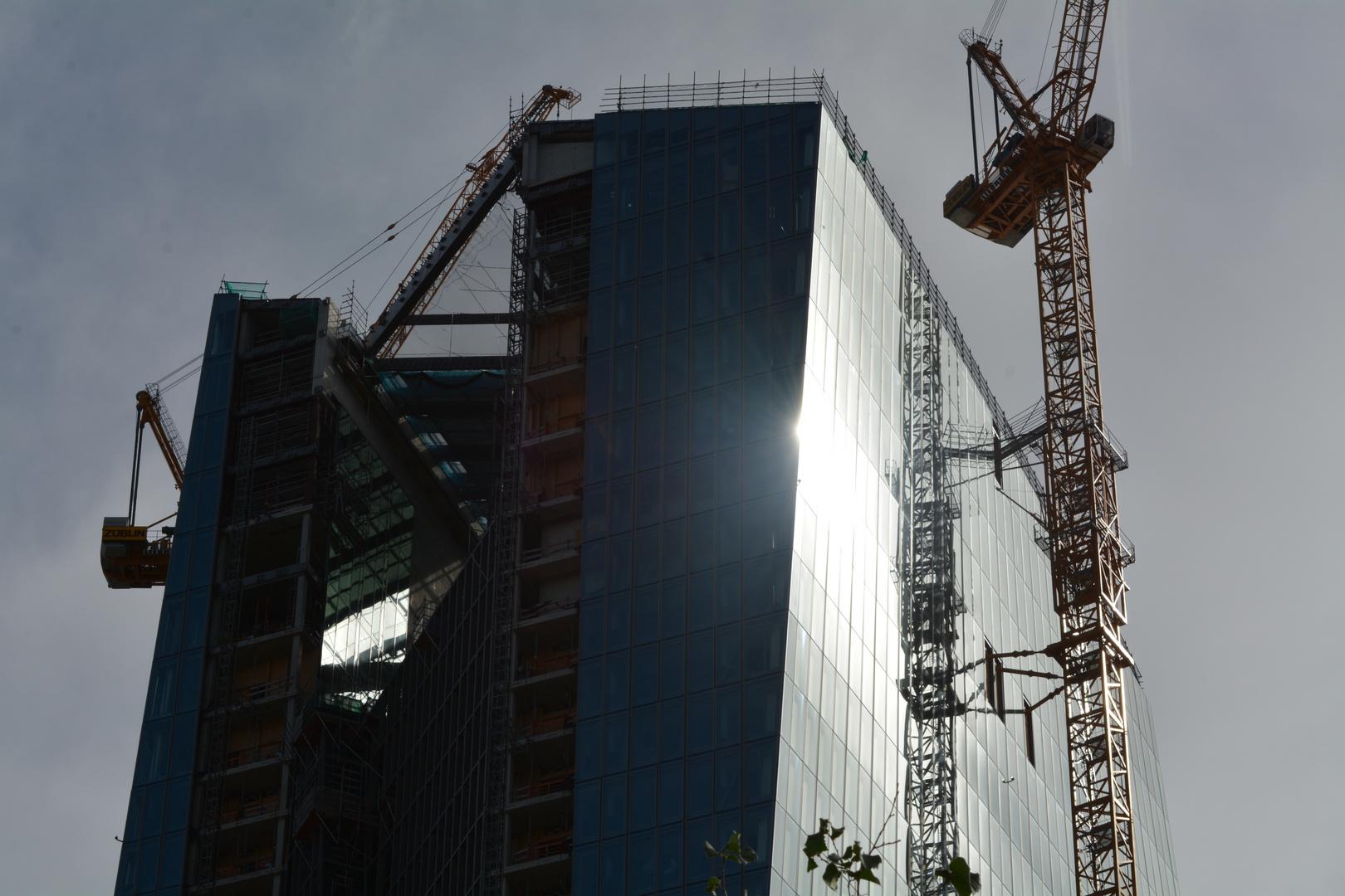 EZB-Neubau in Frankfurt - in strahlendem Licht September 2013