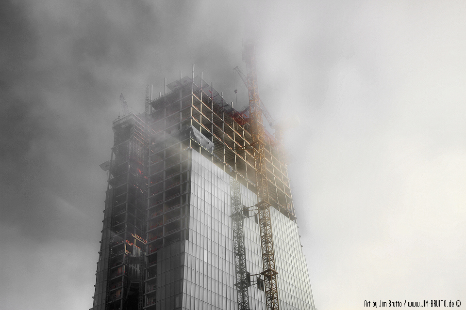 EZB Rohbau der Europäischen Zentralbank im Nebel