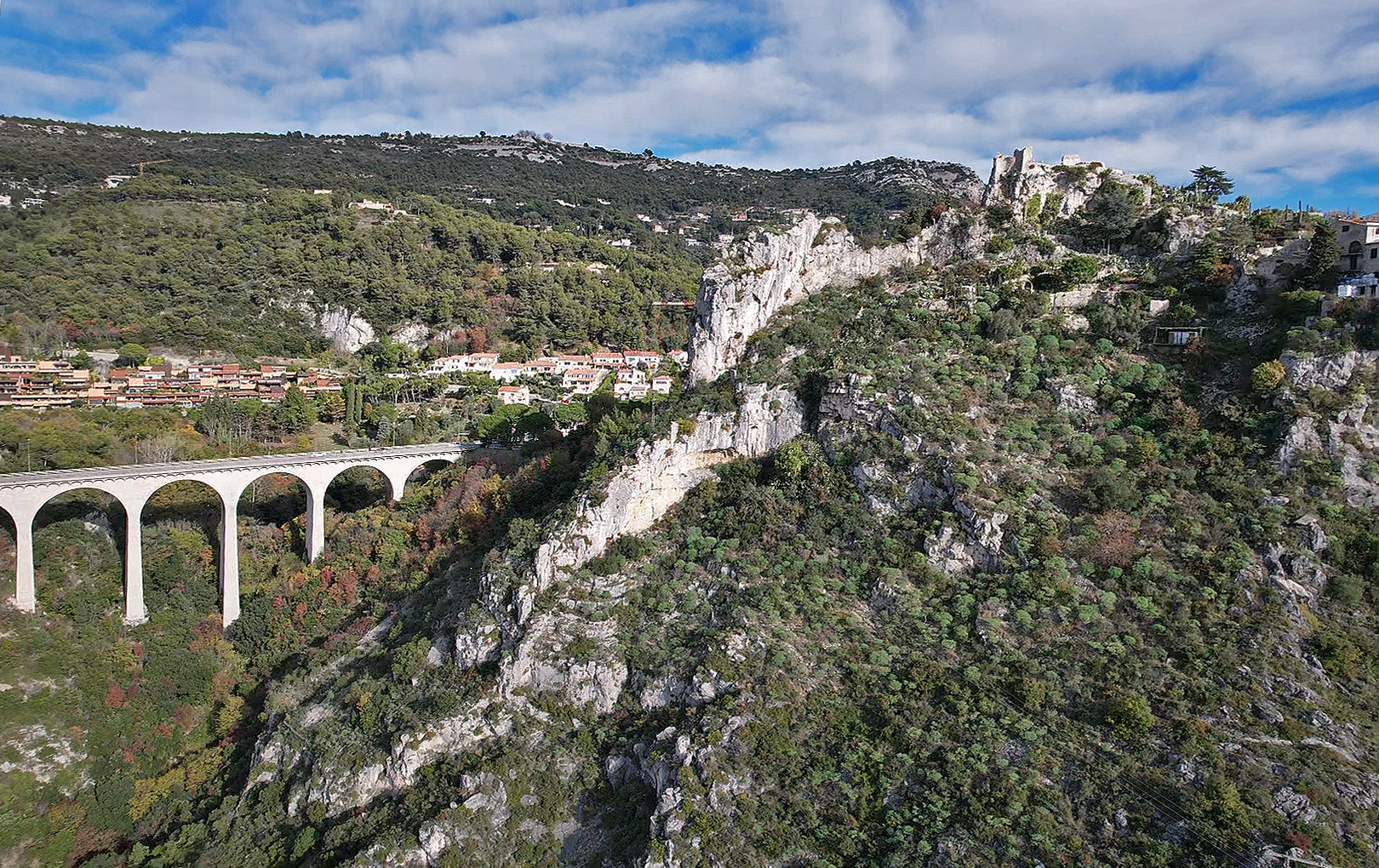 Eze et son viaduc