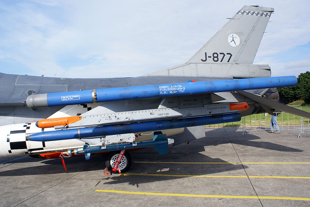 F-16 (4)