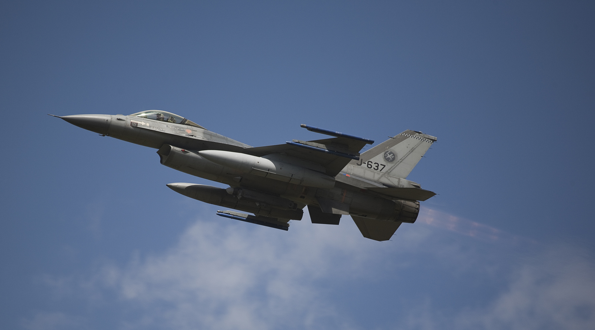 F-16