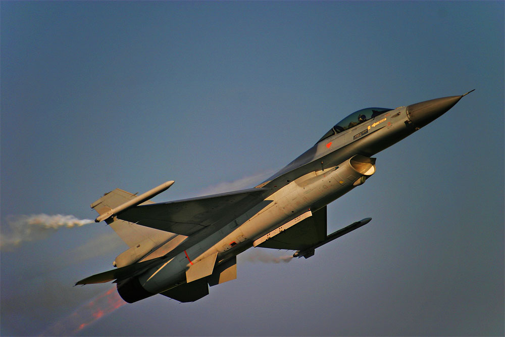 F-16