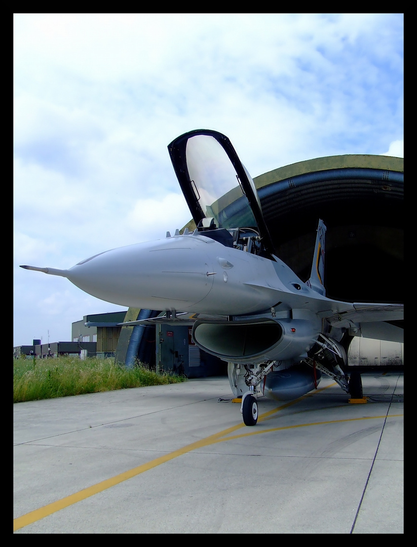 F-16 ADF 01