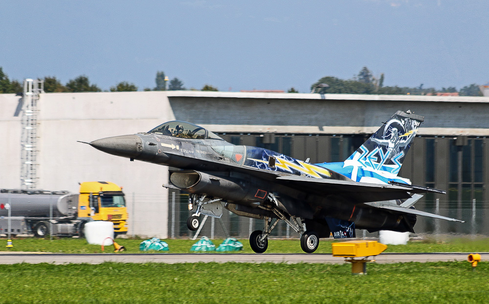 F-16 Demo Team "Zeus" Hellenic Air Force