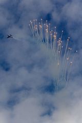 F-16 Falcon Dropping Flares