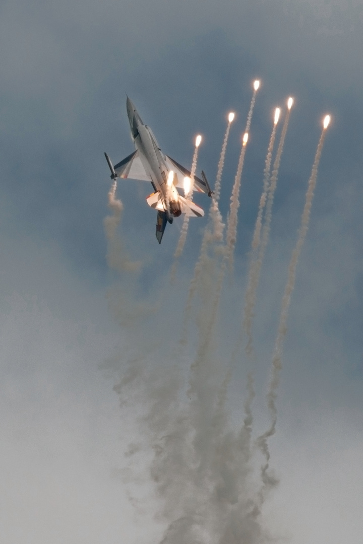 F 16 Fighting Falcon