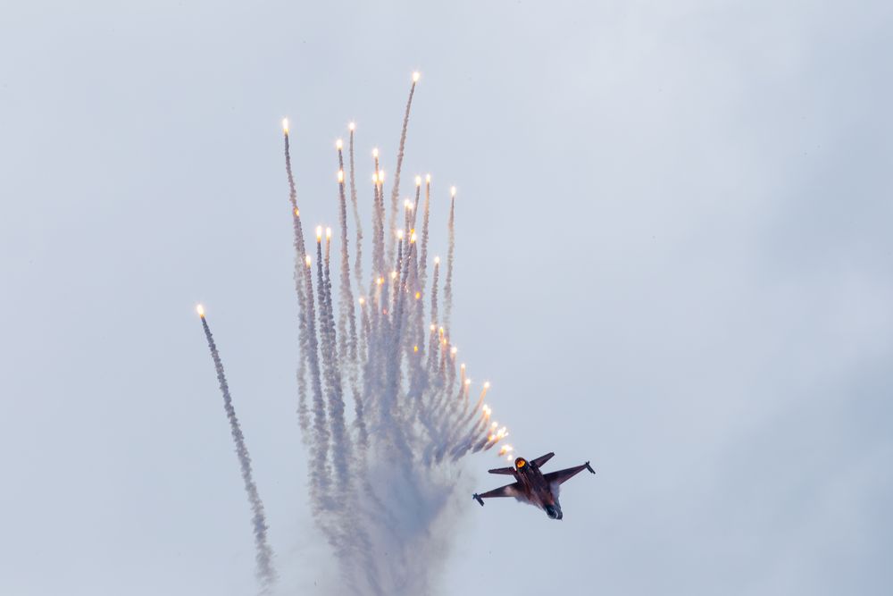 F-16 & Flares II