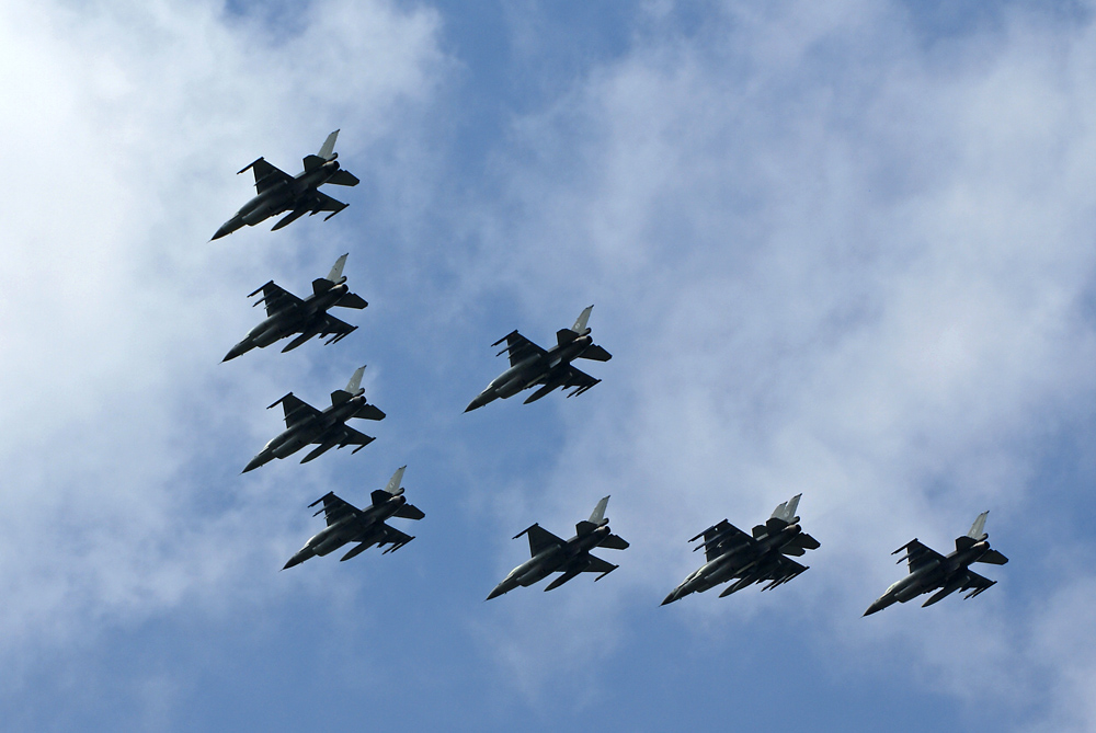 F-16 Formation