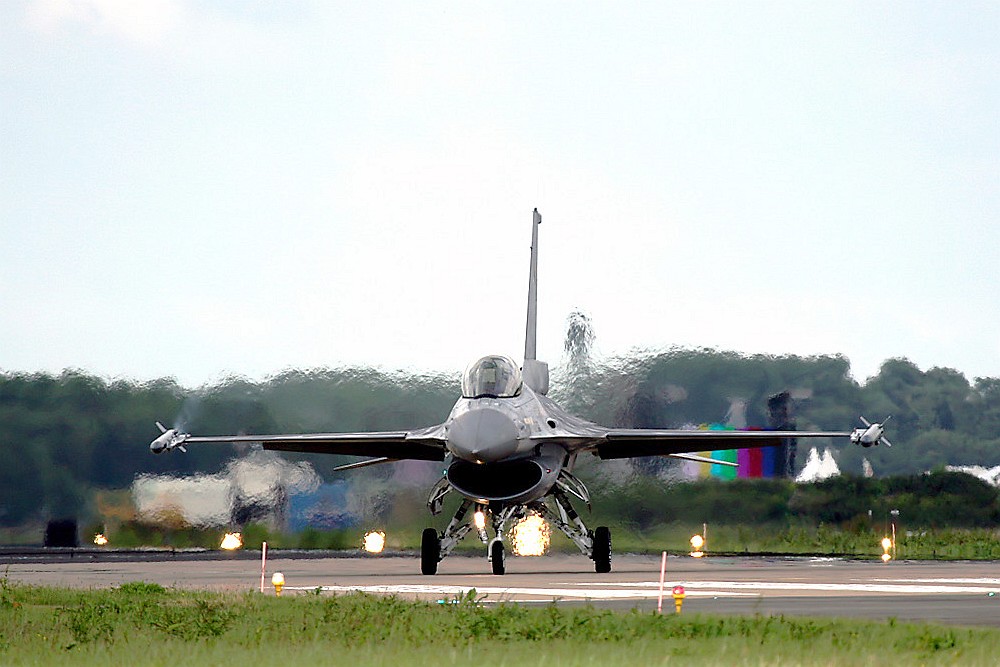 F-16 in Leuwaarden