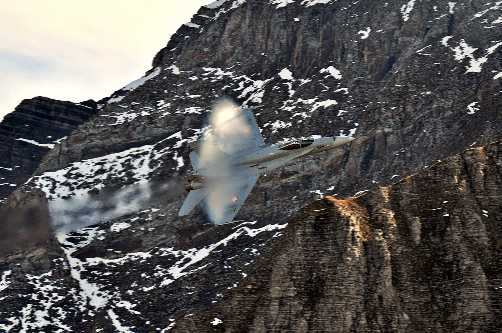 F-18 AXALP