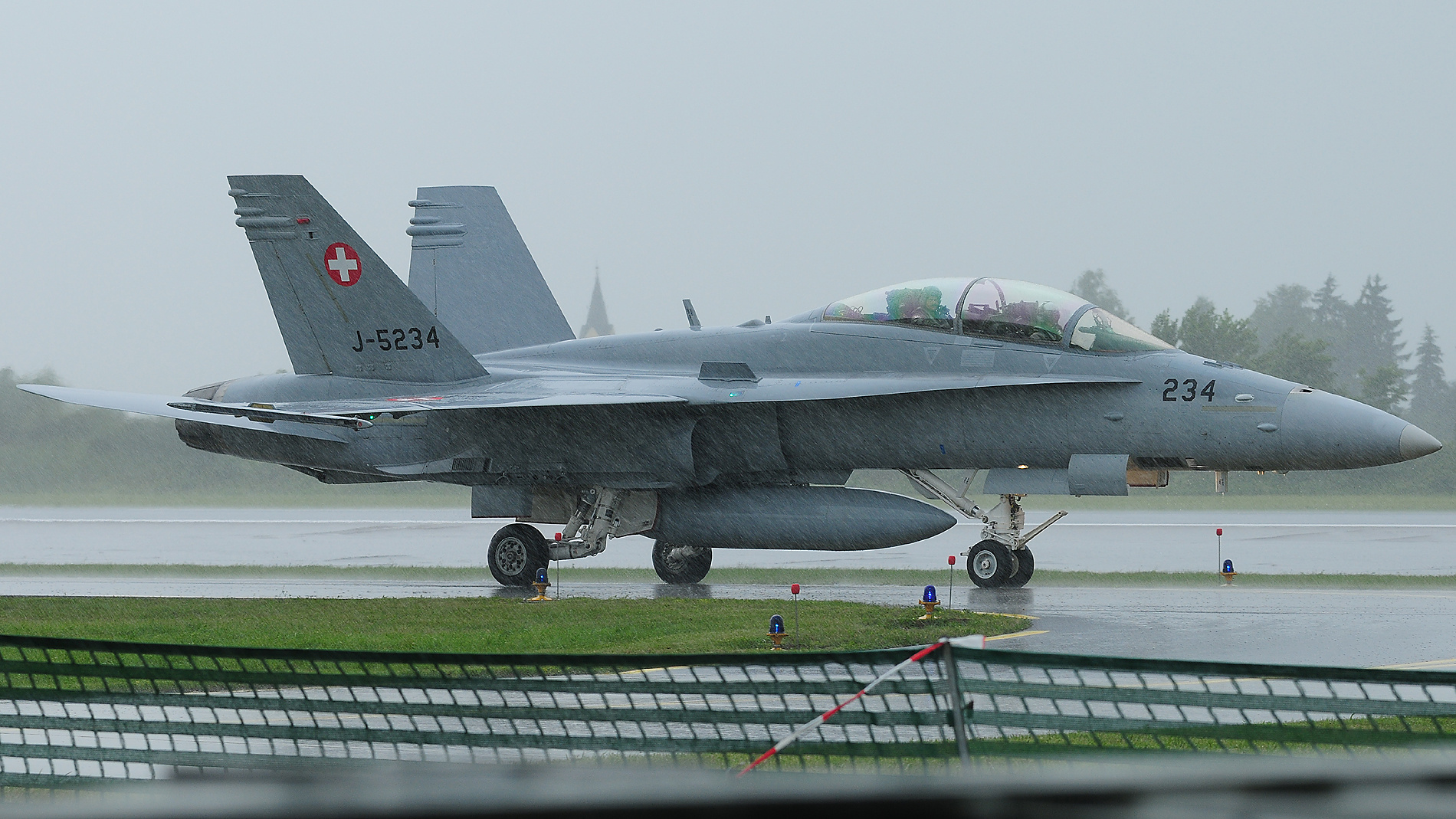 F-18 Hornet der Schweizer Luftwaffe zu gast in Neuburg