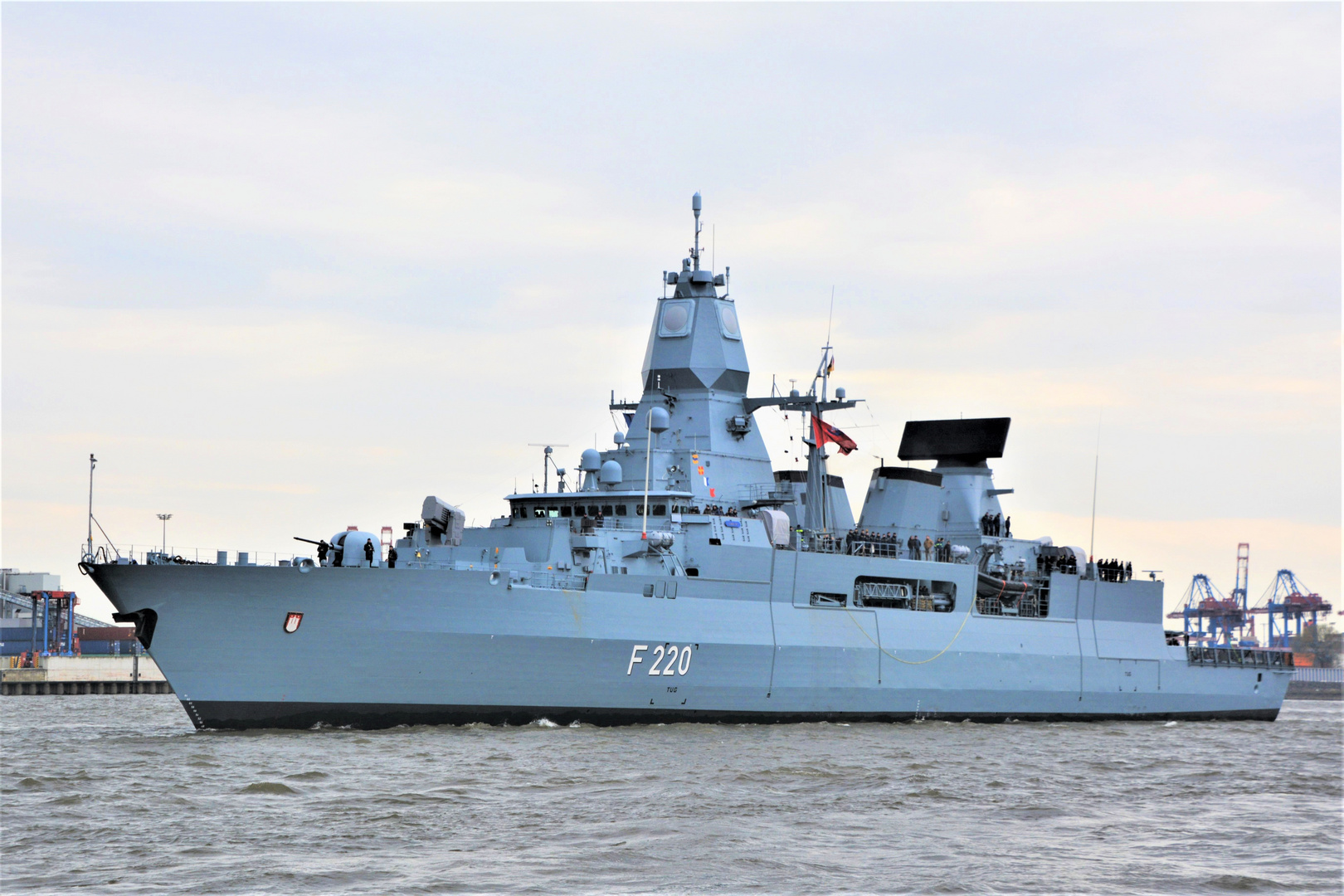 F 220 HAMBURG  