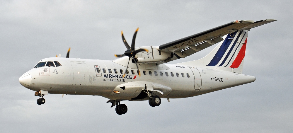 F-GVZC, Airlinair ATR42-500 in BRN