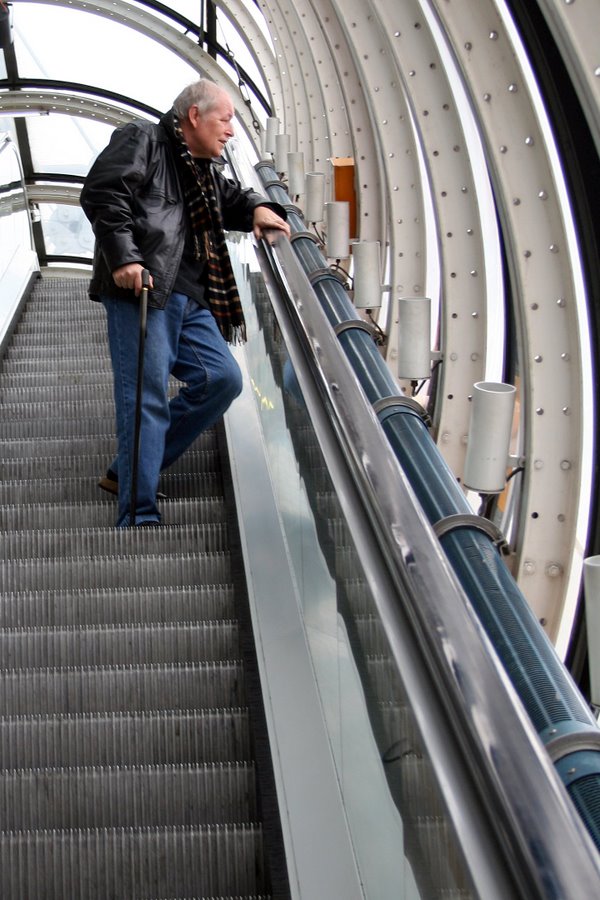 F-Paris 037: "Centre Pompidou" - Rolltreppe