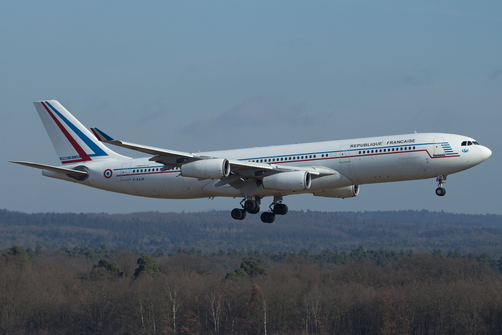 F-RAJB - Airbus A340-212 - Armée de l'Air (French Air Force)