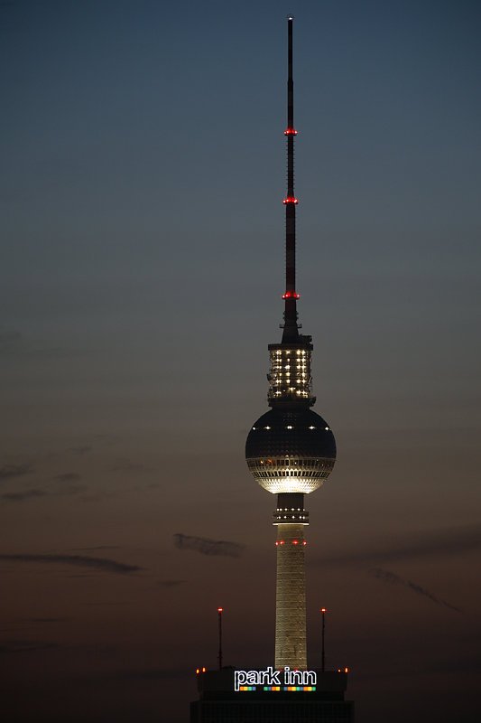 F-Turm am Abend (2007)