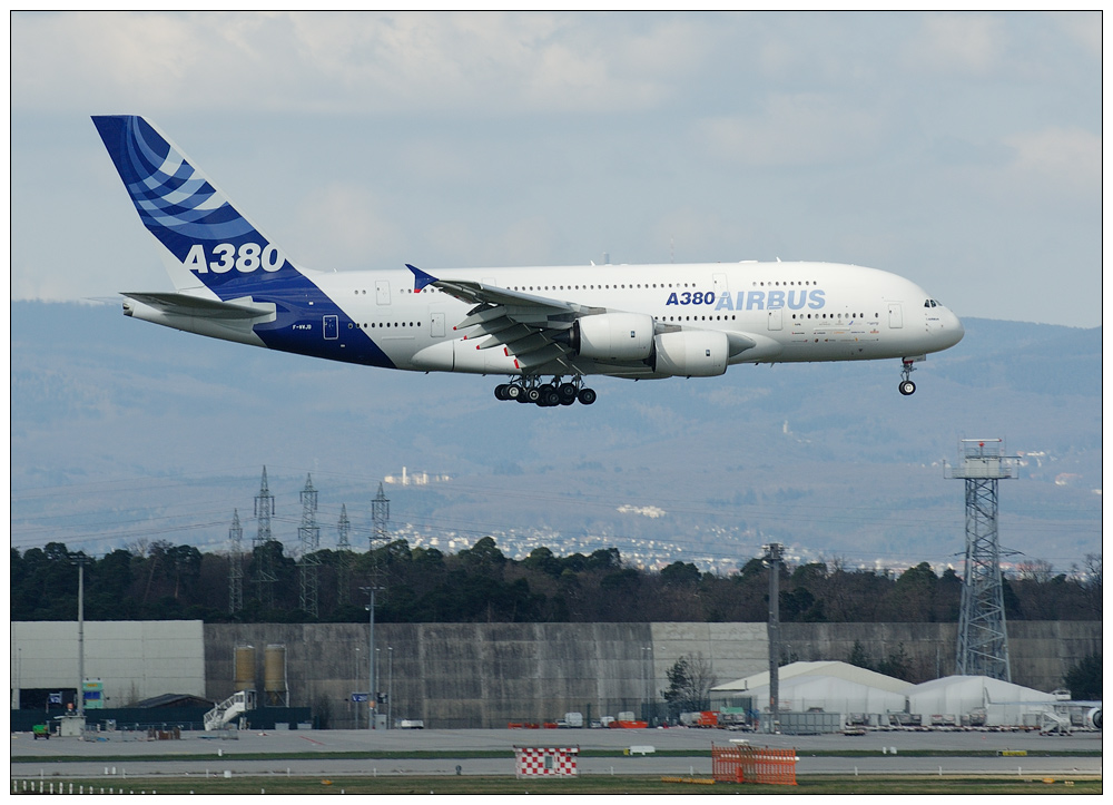 F-WWJB - A380 MSN007 - Final Approach FRA