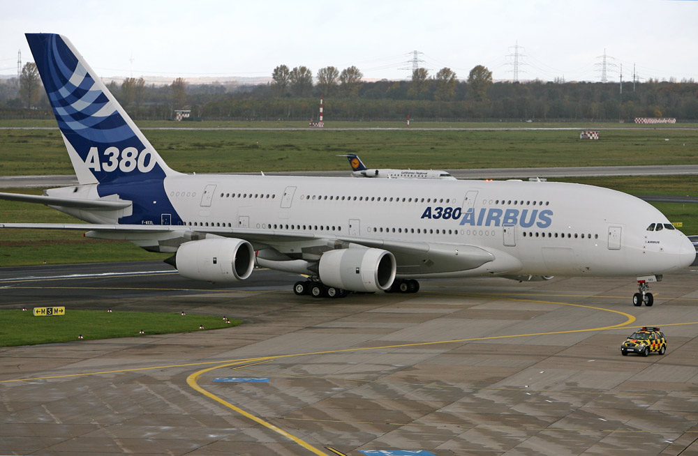 F-WXXL @ DUS Airport ; A380 in Düsseldorf (4)