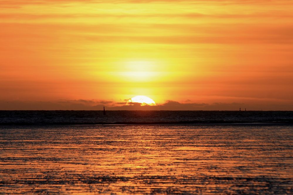 Sonnenuntergang im Wattenmeer Nordsee von Michael  Rausch